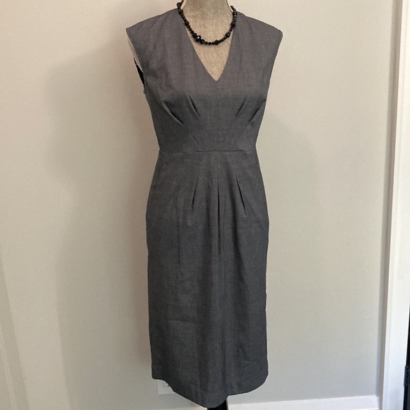 TAVAN & Mitto Grey and Black Pencil Sleeveless Couture Dress​​​​​ - Picture 11 of 16